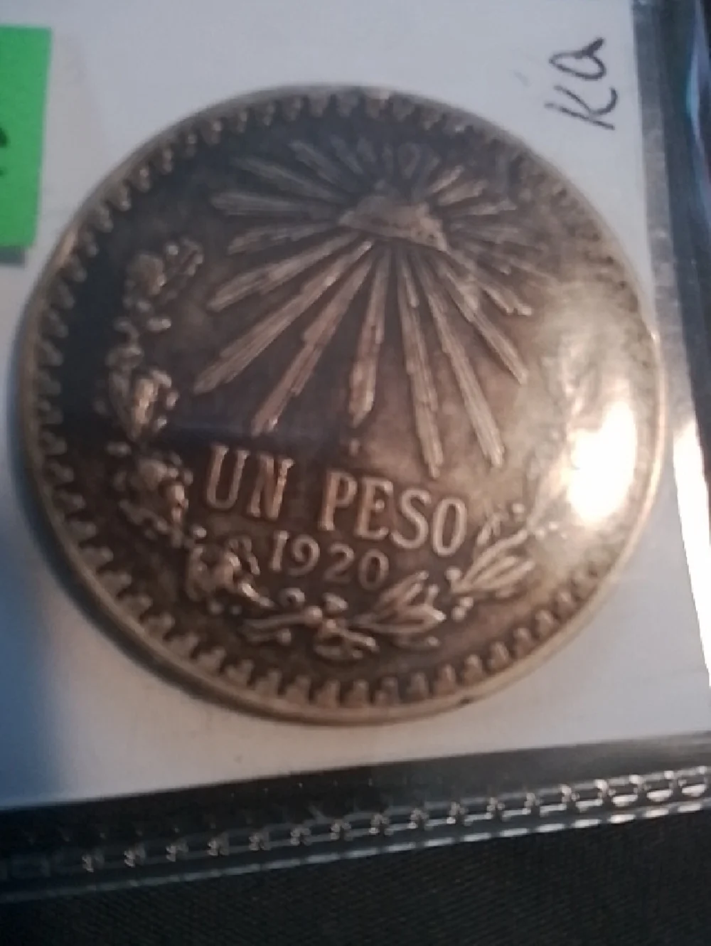 Vintage Un Peso 1920 Coin - Silver